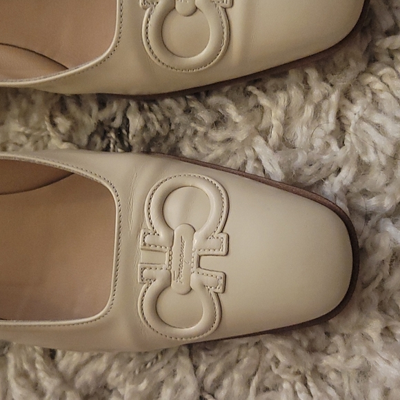 SALVATORE FERRAGAMO  VINTAGE/  BONE SHOES - Picture 2 of 10